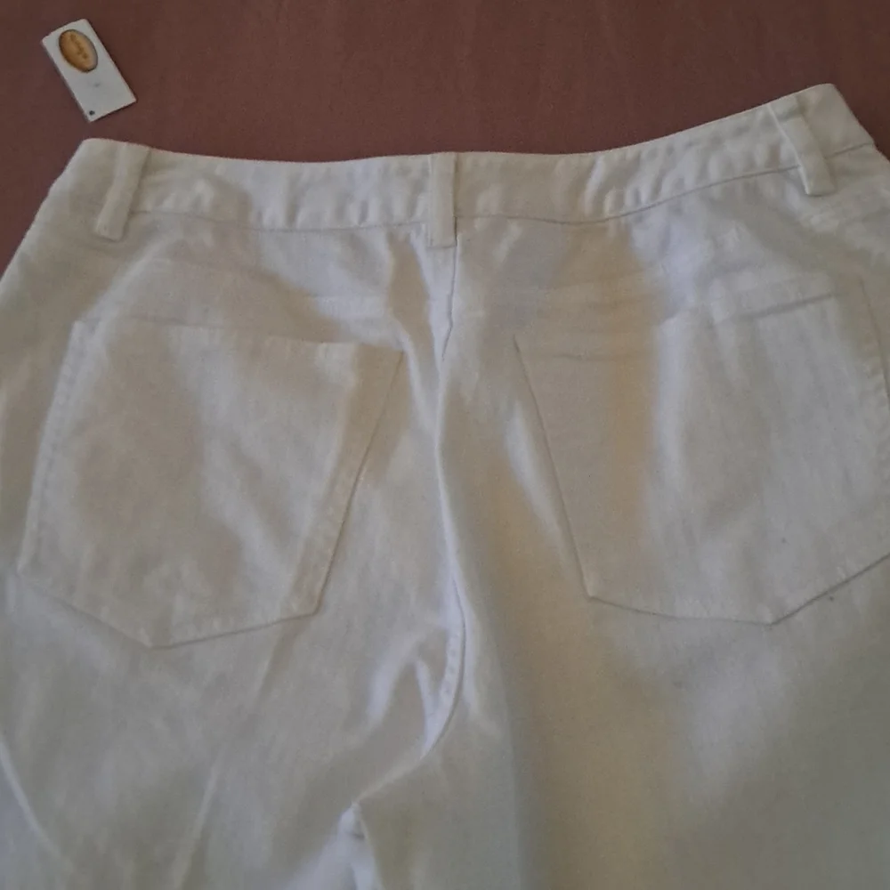 Ladies Capri Pants - Picture 4 of 5